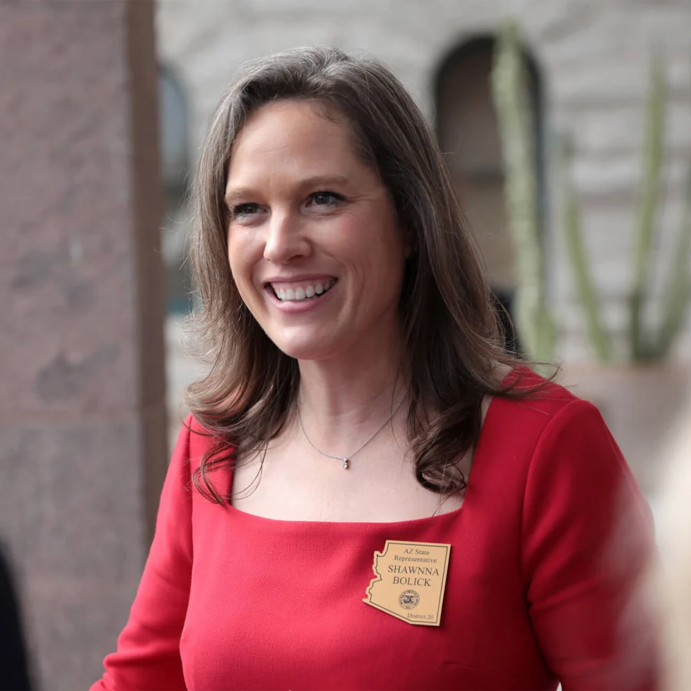 Portrait of Arizona Senator Shawnna Bolick endorsing Ari Daniel Bradshaw for LD2 State House.