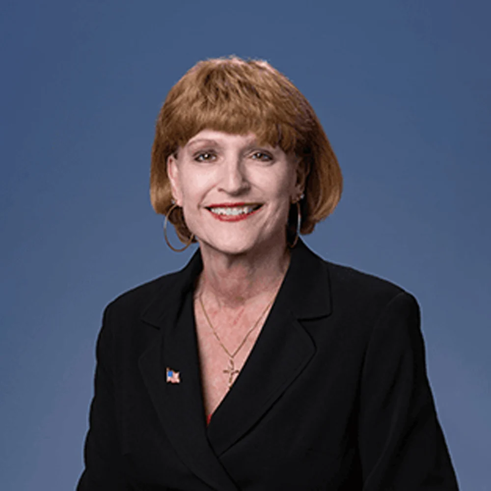 Portrait of Fountain Hills Town Councilmember and former Vice Mayor Brenda Kalivianakis endorsing Ari Daniel Bradshaw for LD2 State House.